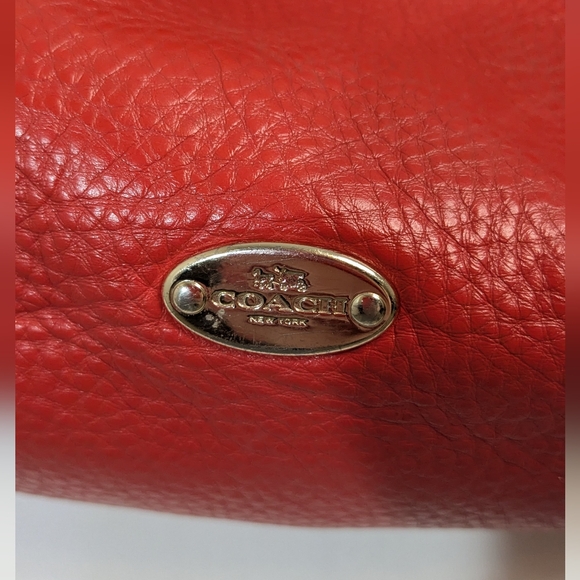 Coach red pebbled leather hobo bag - shoulder and crossbody strap. - Picture 4 of 12